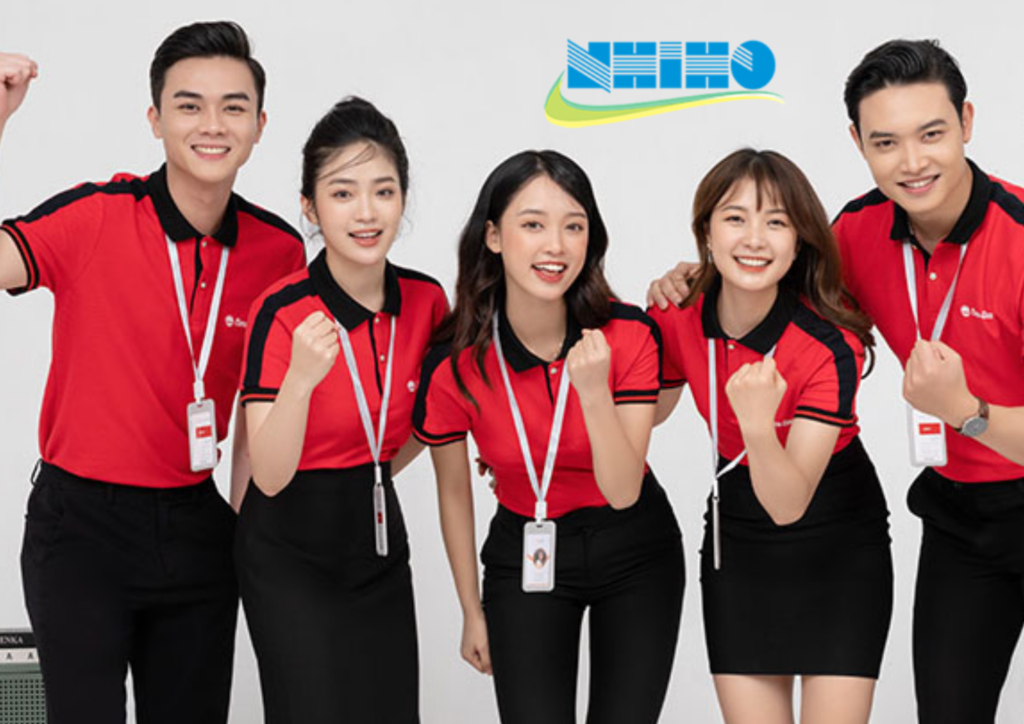 Mặc Đồng Phục Vẫn